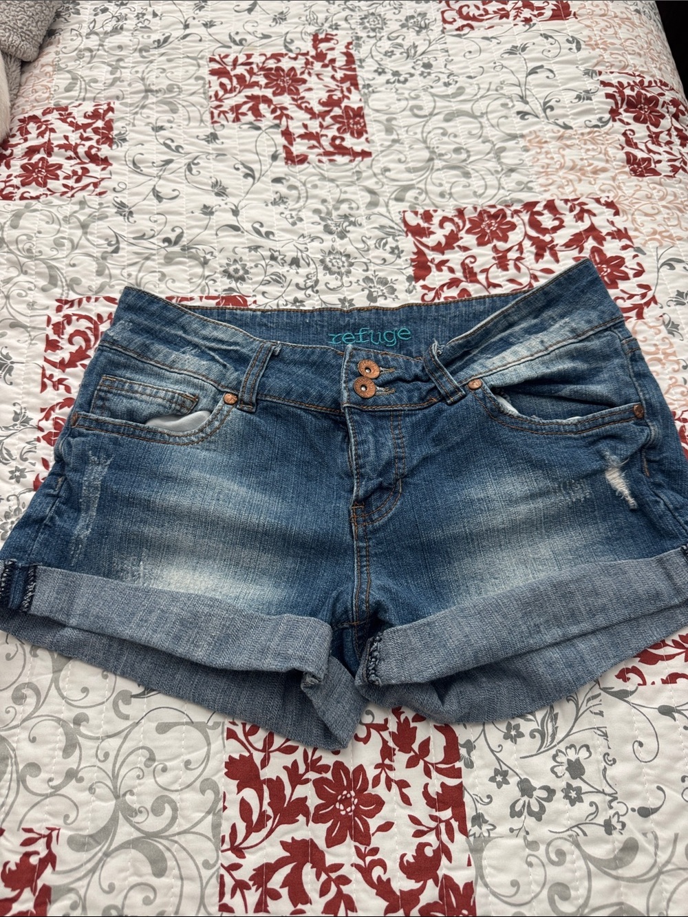 refuge Women's Medium Blue Rolled-Hem Denim Shorts
